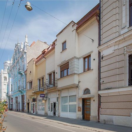 Oasis Rooms Oradea Exteriör bild