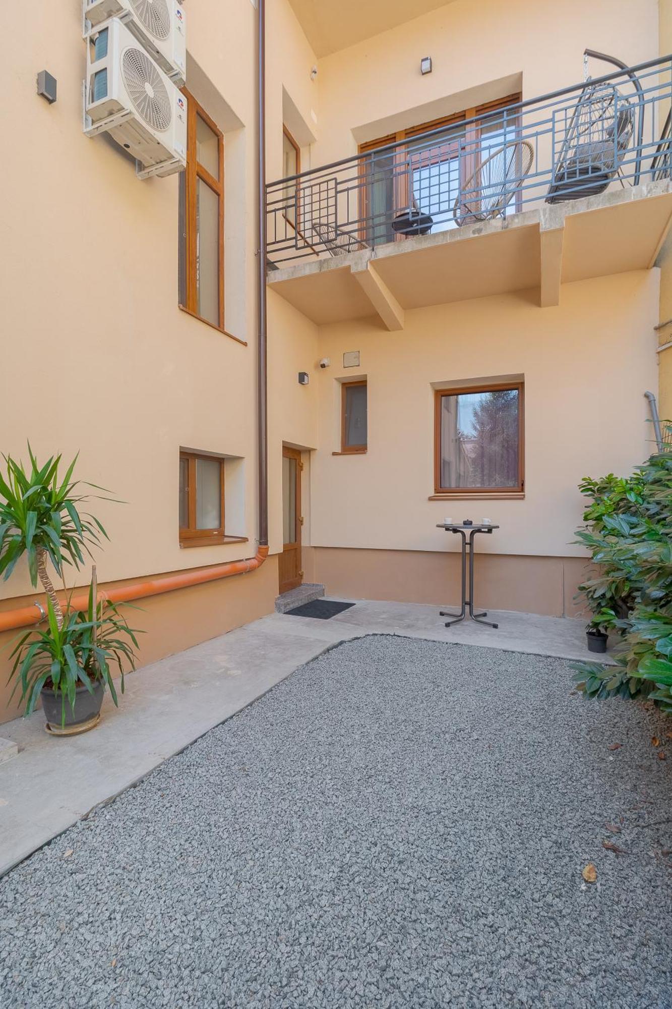 Oasis Rooms Oradea Exteriör bild
