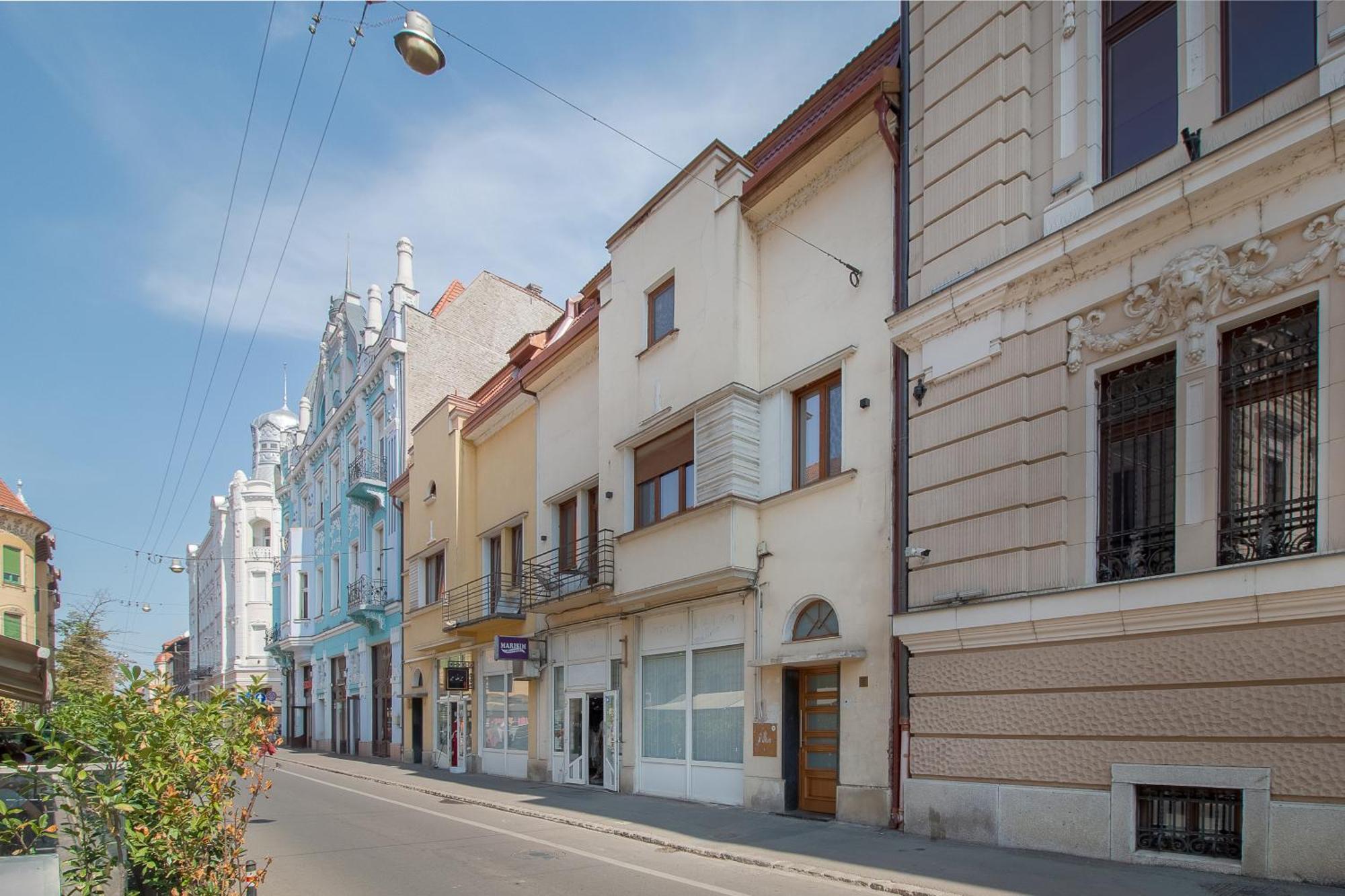 Oasis Rooms Oradea Exteriör bild