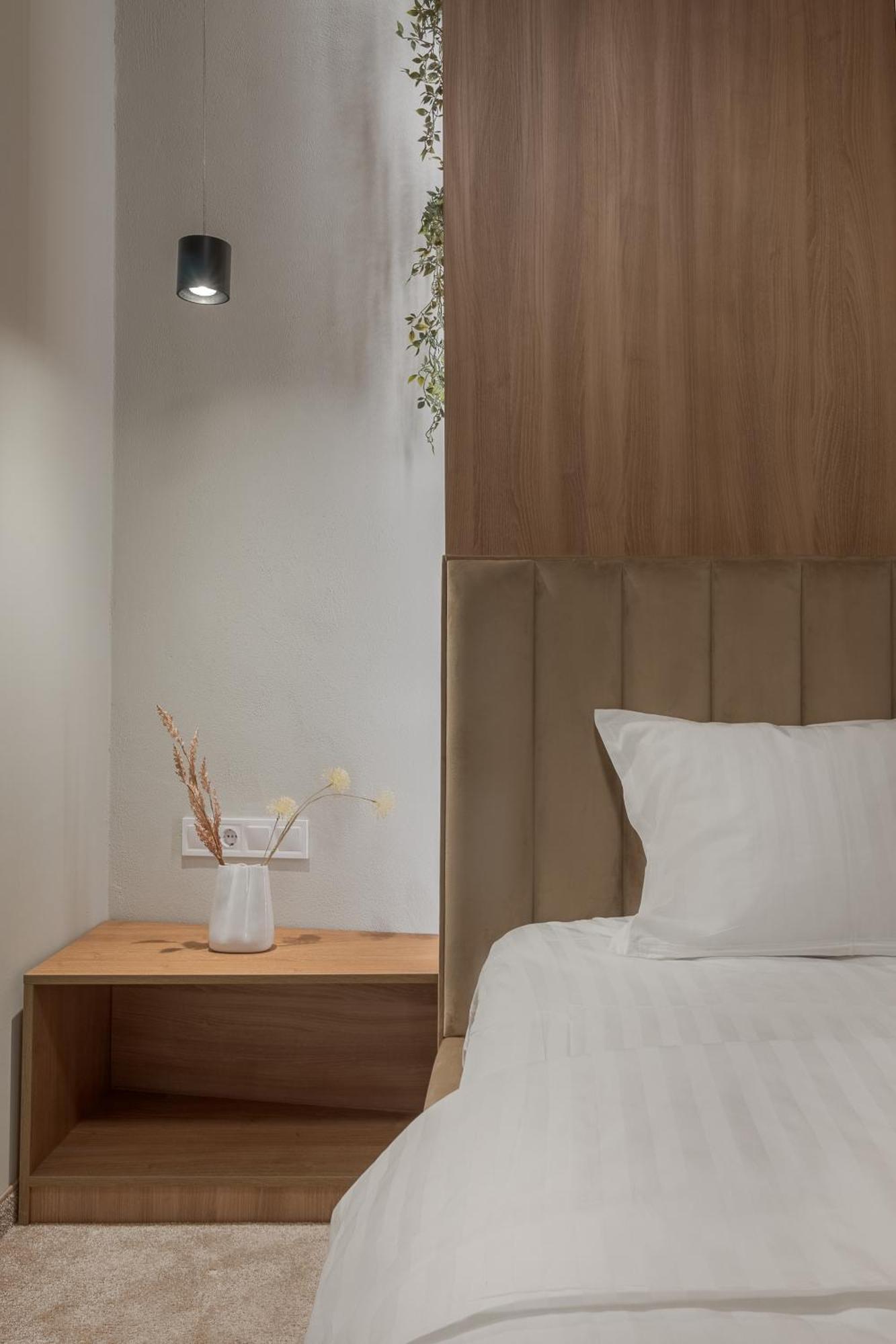 Oasis Rooms Oradea Exteriör bild