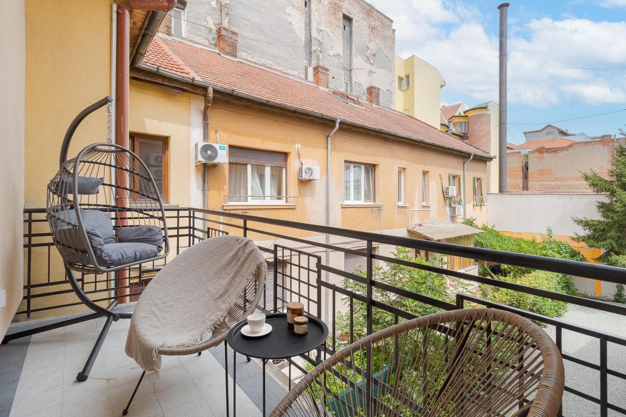 Oasis Rooms Oradea Exteriör bild