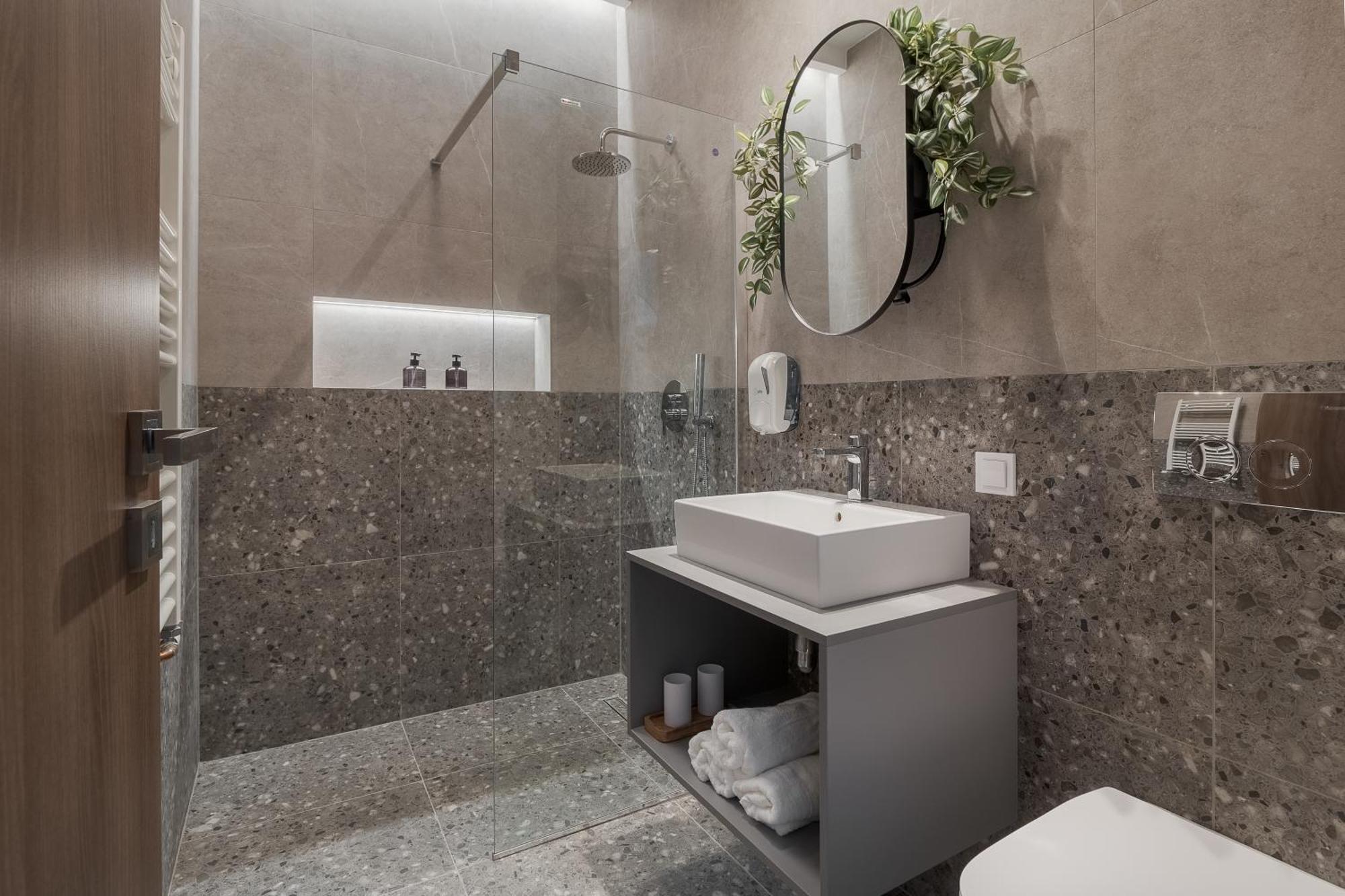 Oasis Rooms Oradea Exteriör bild