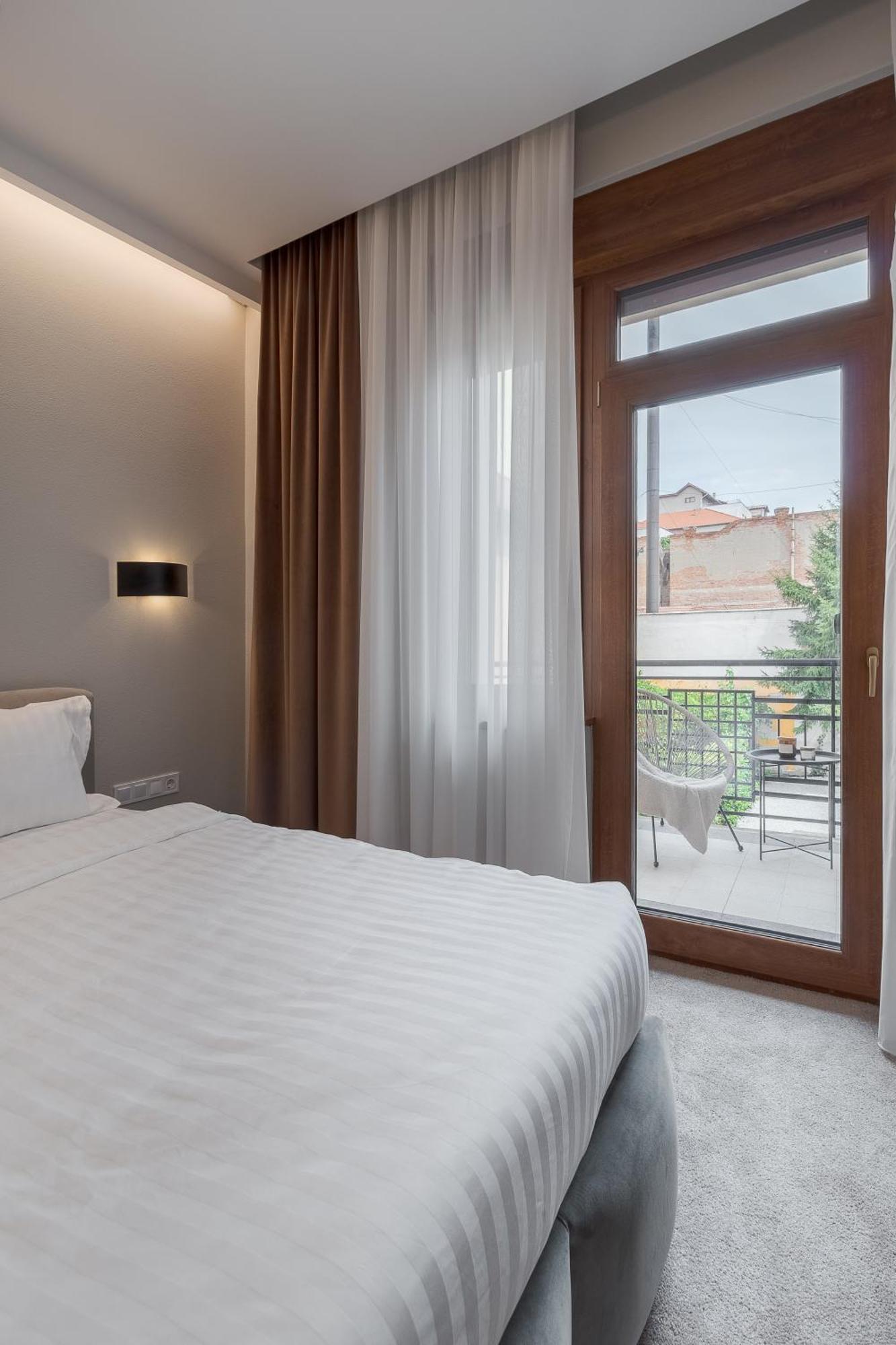 Oasis Rooms Oradea Exteriör bild