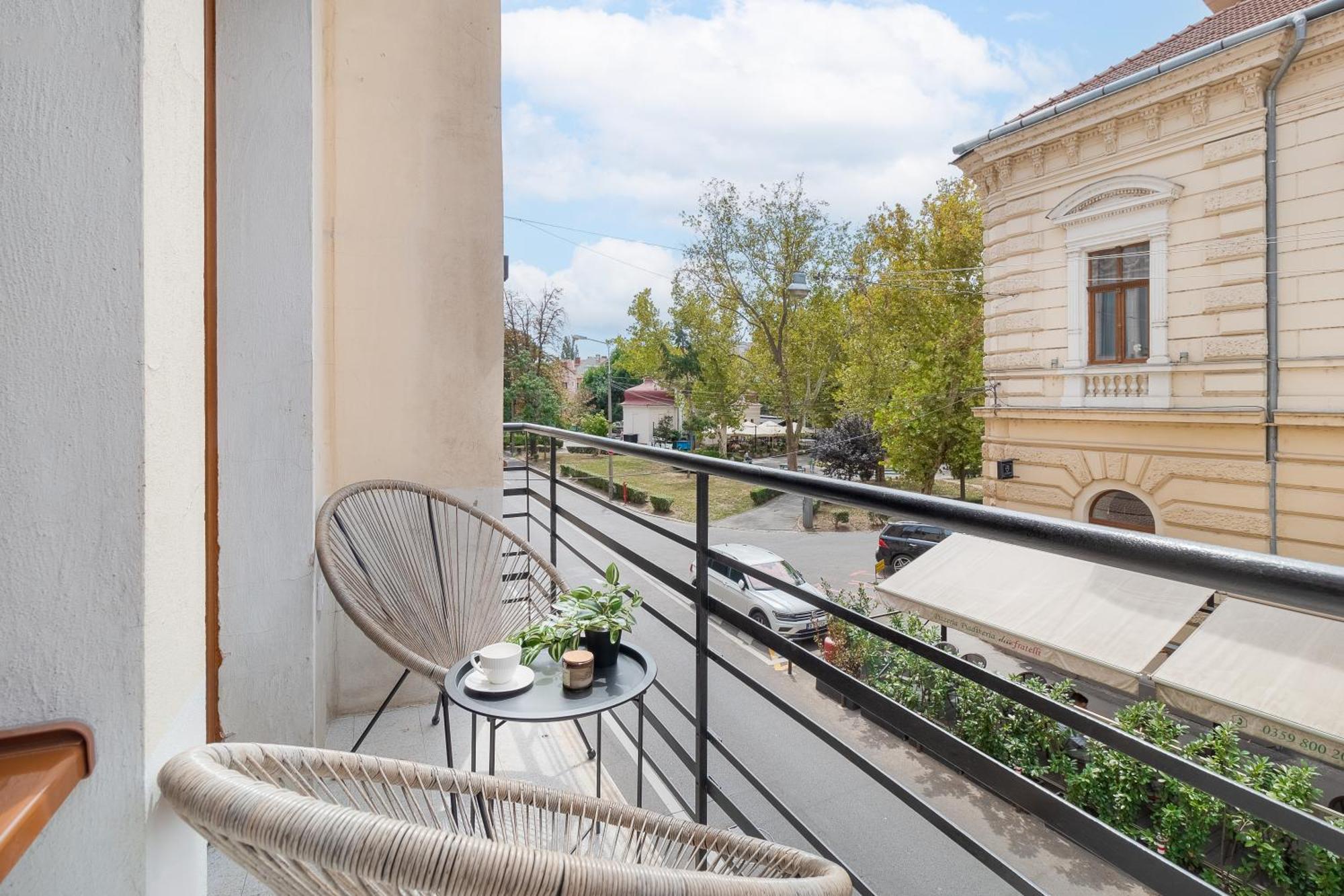 Oasis Rooms Oradea Exteriör bild