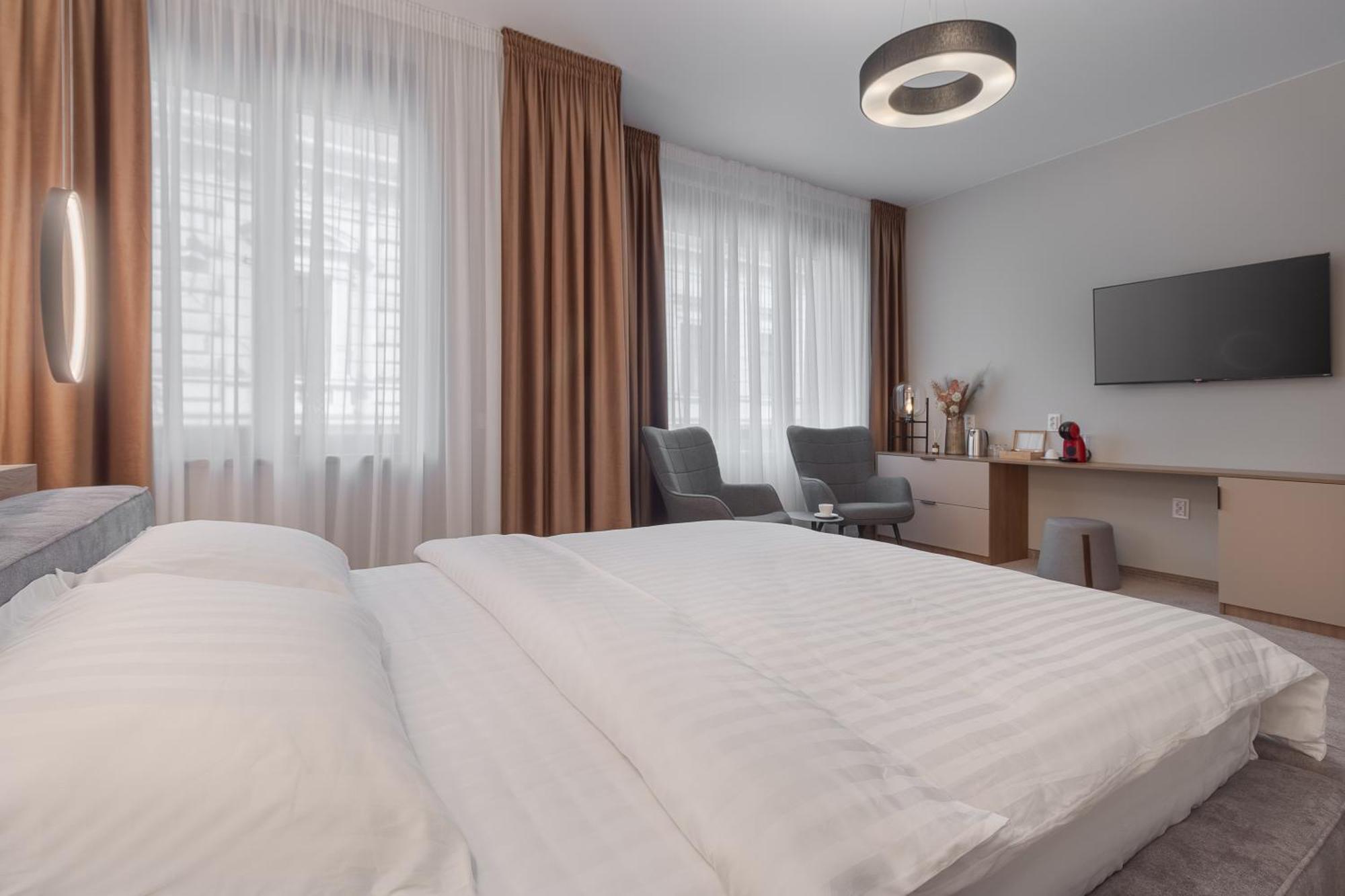 Oasis Rooms Oradea Exteriör bild