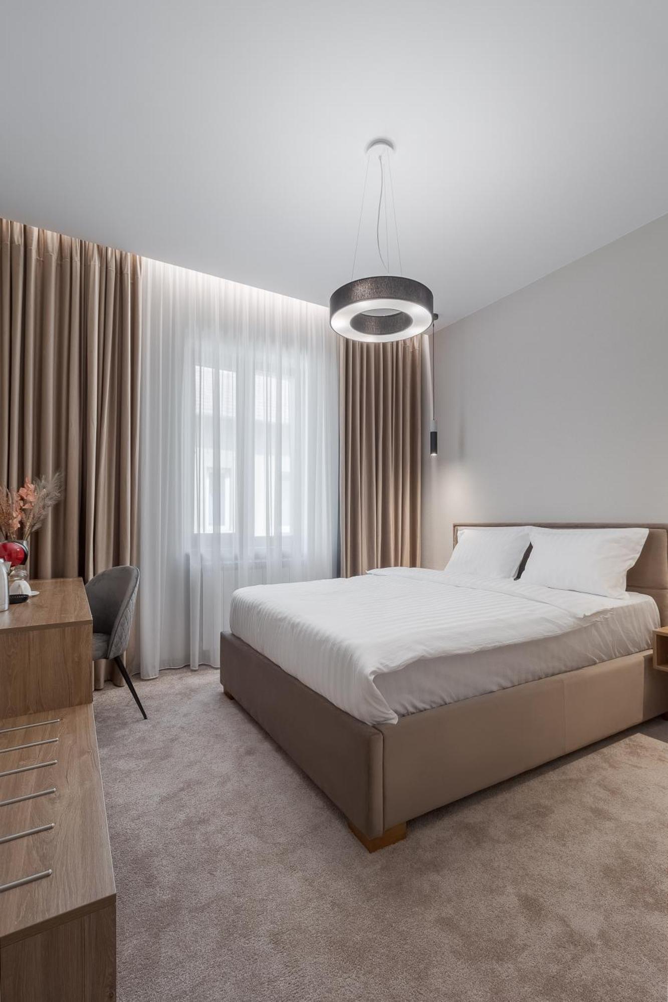 Oasis Rooms Oradea Exteriör bild